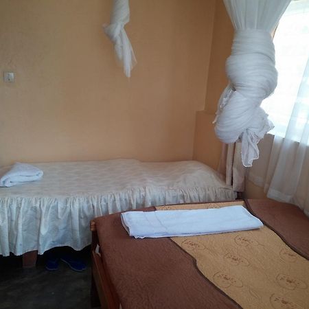 Home Saint Jean Kibuye Luaran gambar