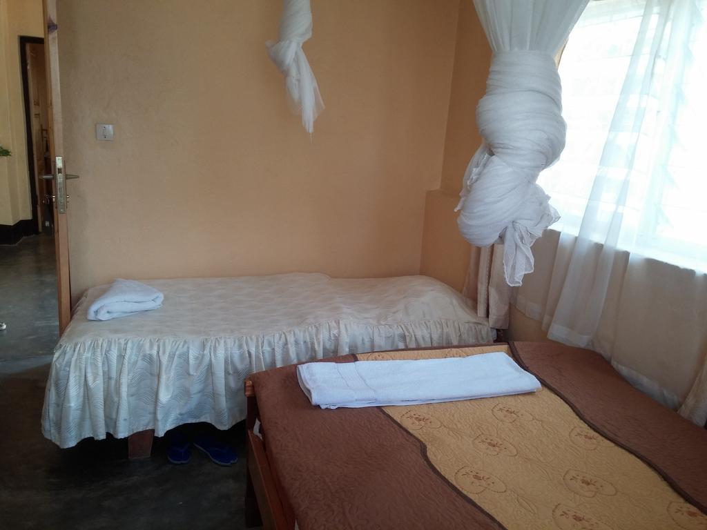 Home Saint Jean Kibuye Luaran gambar