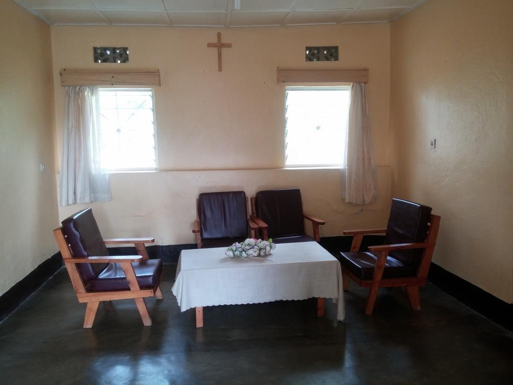Home Saint Jean Kibuye Luaran gambar