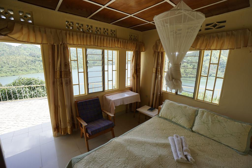 Home Saint Jean Kibuye Luaran gambar