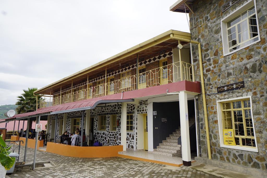 Home Saint Jean Kibuye Luaran gambar