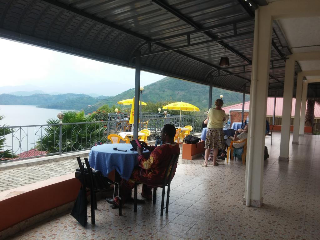 Home Saint Jean Kibuye Luaran gambar
