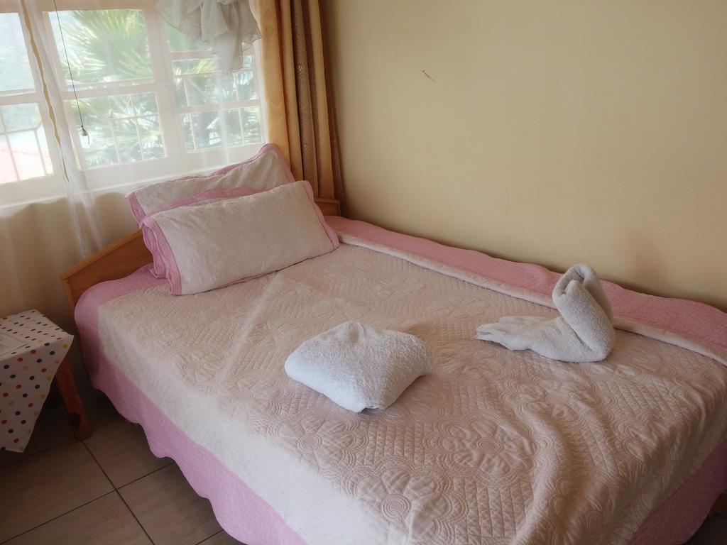 Home Saint Jean Kibuye Luaran gambar
